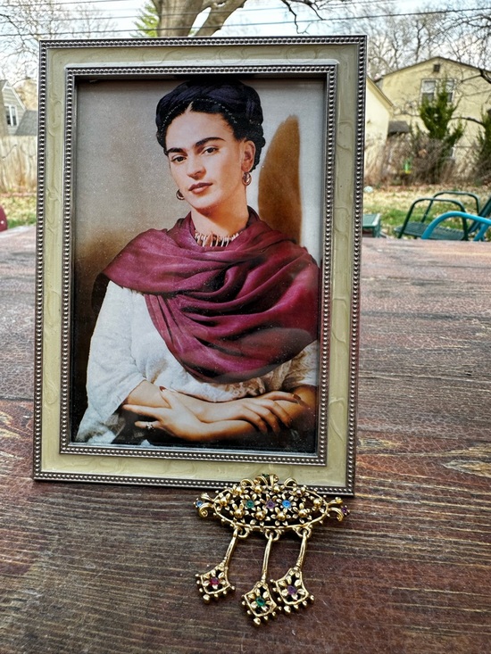 Vintage Gold Tone Dangling Floral Brooch with Multicolor Rhinestones - Picture 2 of 7